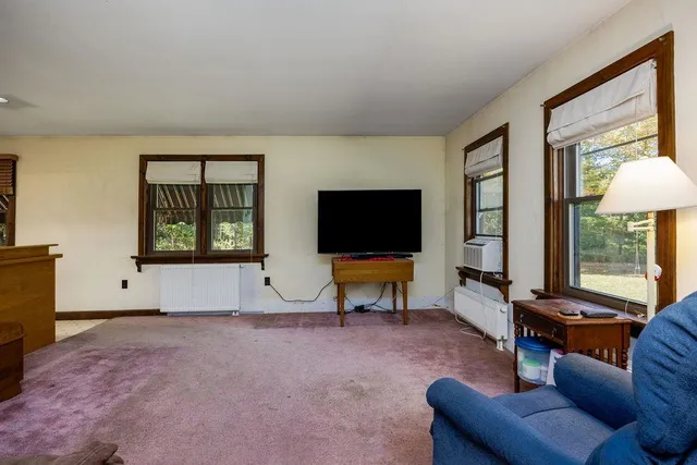 $998,000 | 262 Dartmouth College Highway, Lebanon, NH 03766