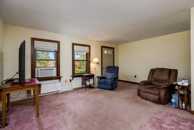 $998,000 | 262 Dartmouth College Highway, Lebanon, NH 03766