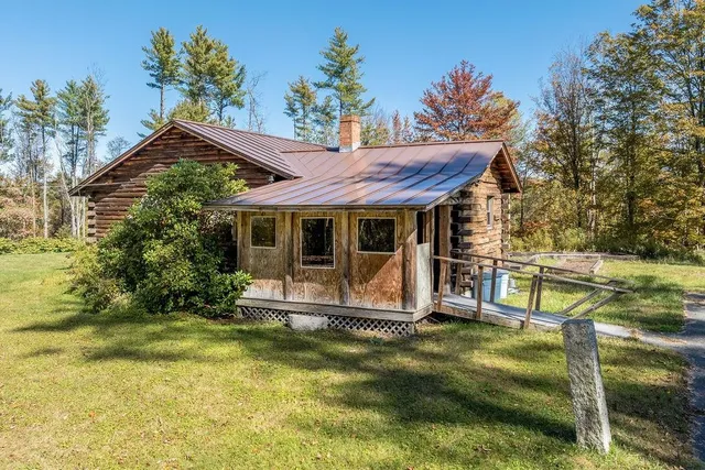 $998,000 | 262 Dartmouth College Highway, Lebanon, NH 03766