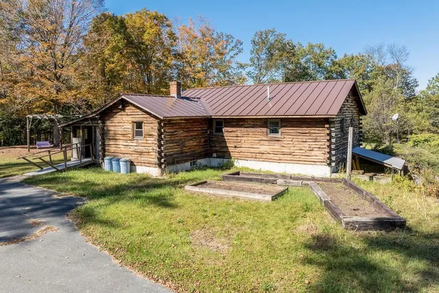 $998,000 | 262 Dartmouth College Highway, Lebanon, NH 03766