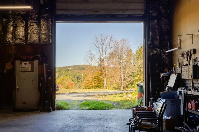 $998,000 | 262 Dartmouth College Highway, Lebanon, NH 03766