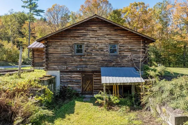 $998,000 | 262 Dartmouth College Highway, Lebanon, NH 03766