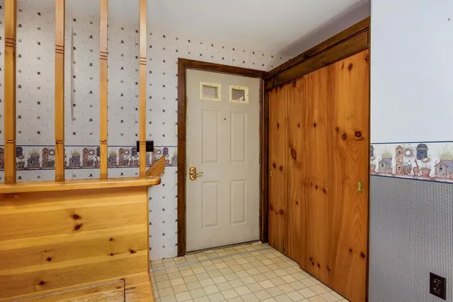 $998,000 | 262 Dartmouth College Highway, Lebanon, NH 03766