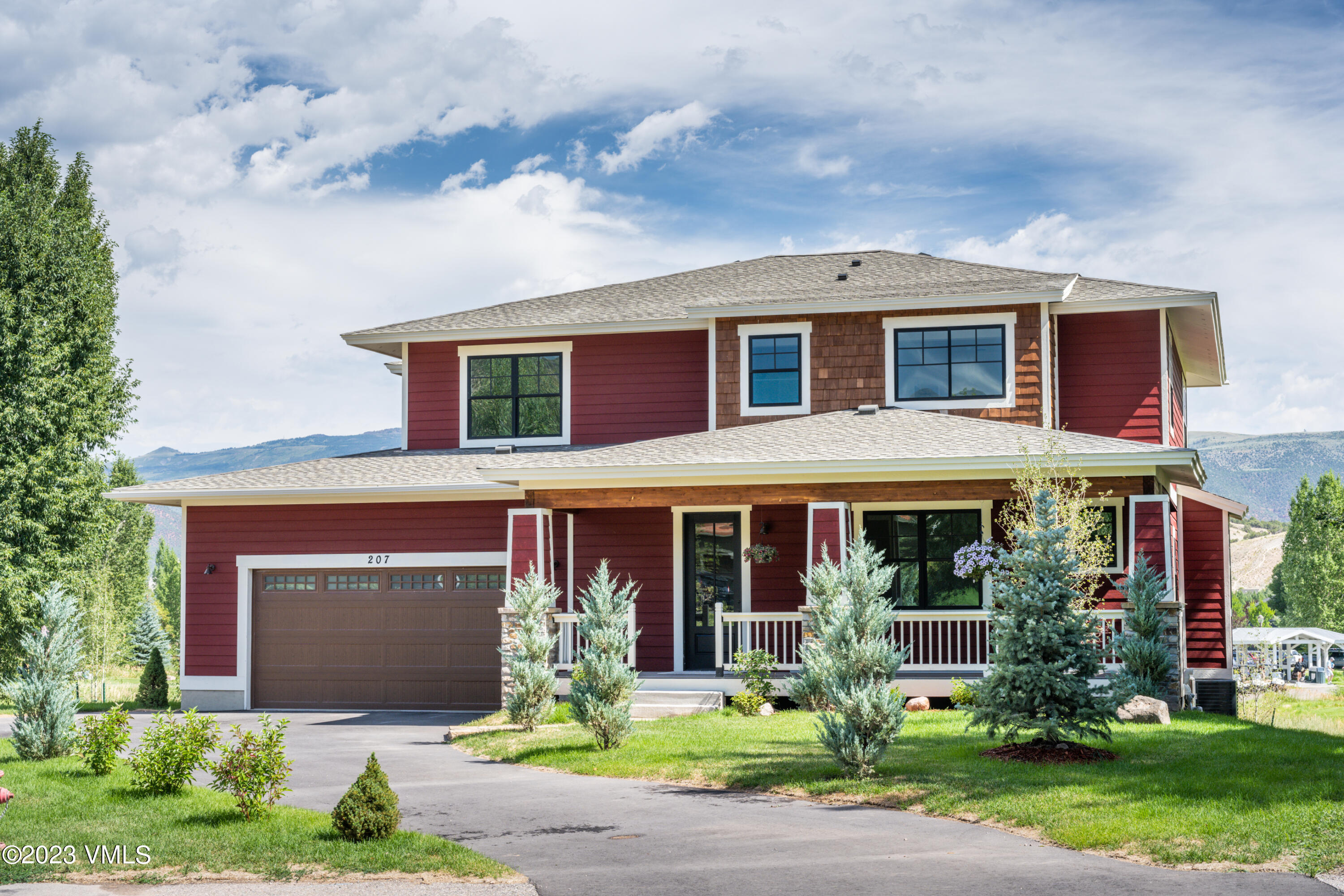 front view of house with a yard
