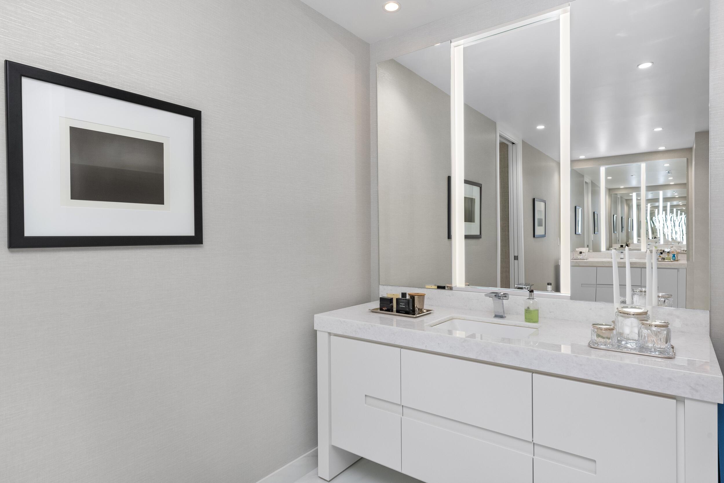 210 Southeast Mizner Boulevard, Unit 703 Boca Raton, FL 33432 - Photo 32 of 51 Primary Bath