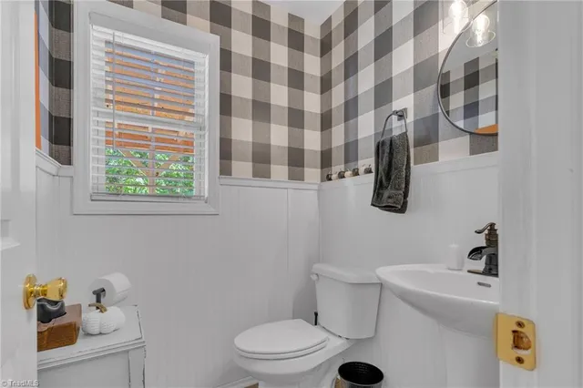 $344,000 | 1322 Sherwood Drive, Reidsville, NC 27320