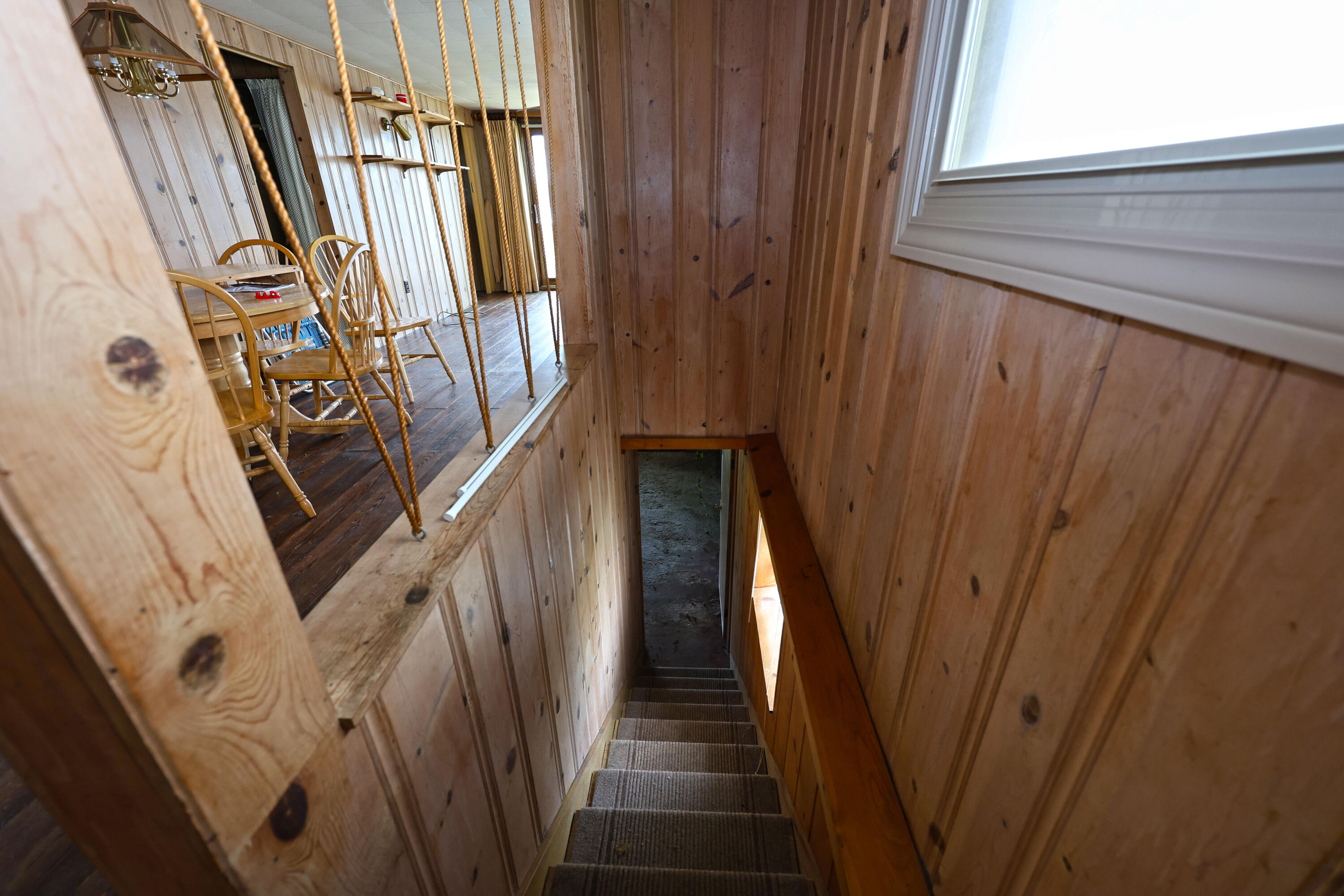 31050 Curran Beach Road Dowagiac, MI 49047 - Photo 30 of 37 Staircase