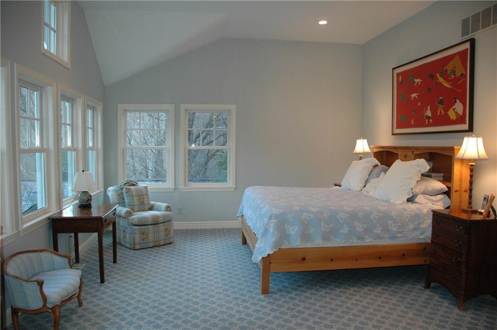 508 Beaver Road Edgeworth, PA 15143 - Photo 14 of 25 Large Master has sitting area and high ceilings.