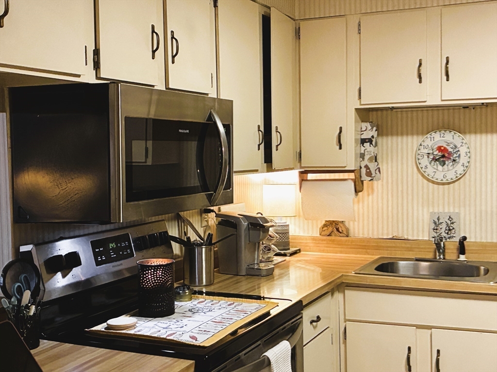 1 Summit Drive, Unit 57 Reading, MA 01867 - Photo 14 of 18