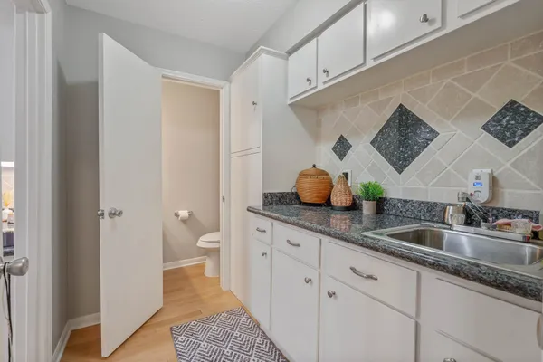 $3,200 | 2828 South Logrun Circle, The Woodlands, TX 77380