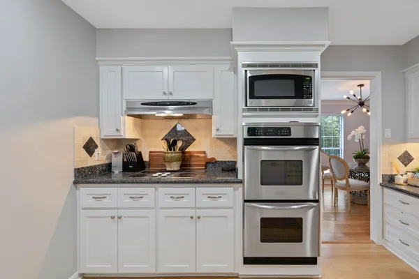 $3,200 | 2828 South Logrun Circle, The Woodlands, TX 77380