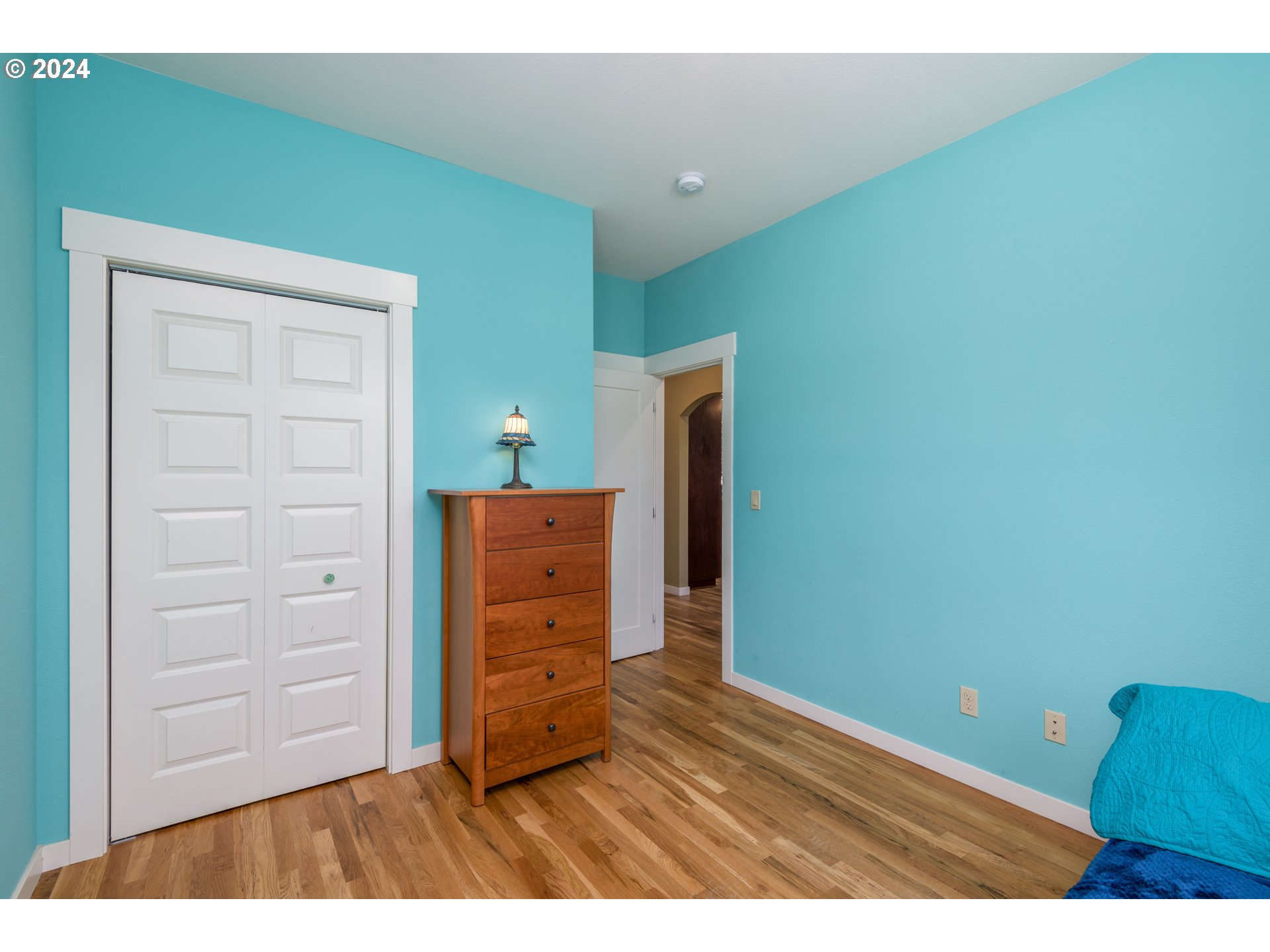490 Lemwick Lane Yachats, OR 97498 - Photo 29 of 42 view of room with cabinet and mirror