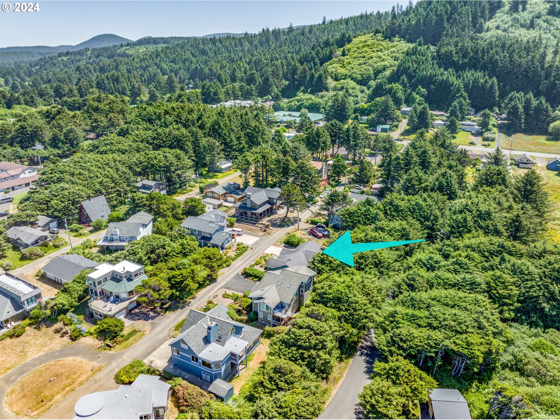 490 Lemwick Lane Yachats, OR 97498 - Photo 41 of 42 a view of a city