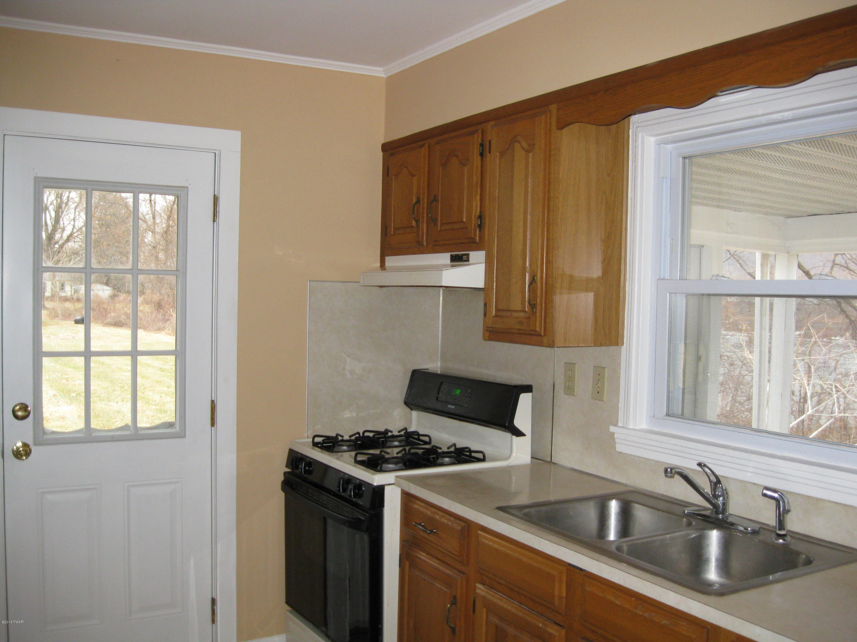 23 1st Street, Unit 2 Matamoras, PA 18336 - Photo 8 of 11