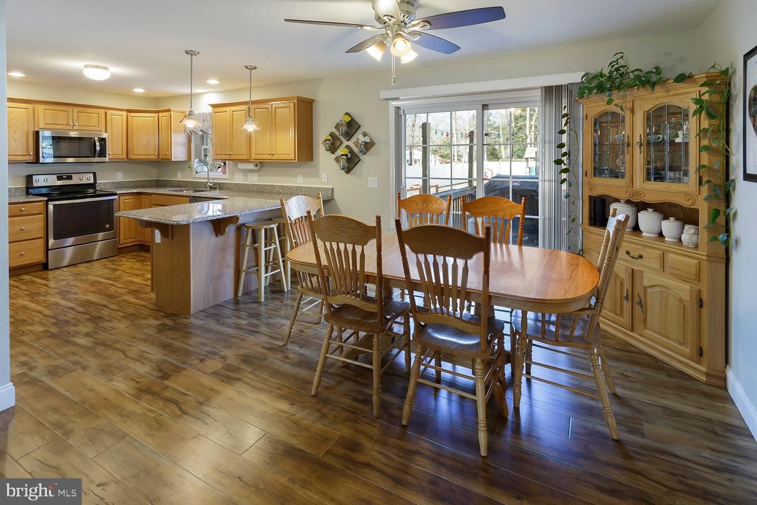 29 Avenue A Tabernacle, NJ 08088 - Photo 11 of 31 Spacious kitchen and breakfast room