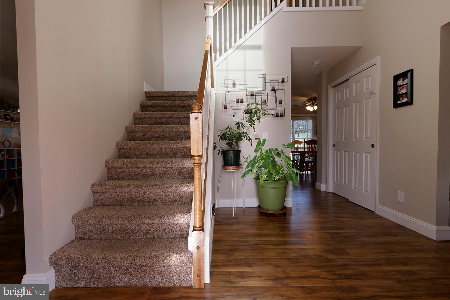 29 Avenue A Tabernacle, NJ 08088 - Photo 7 of 31 2 story foyer with turned staircase