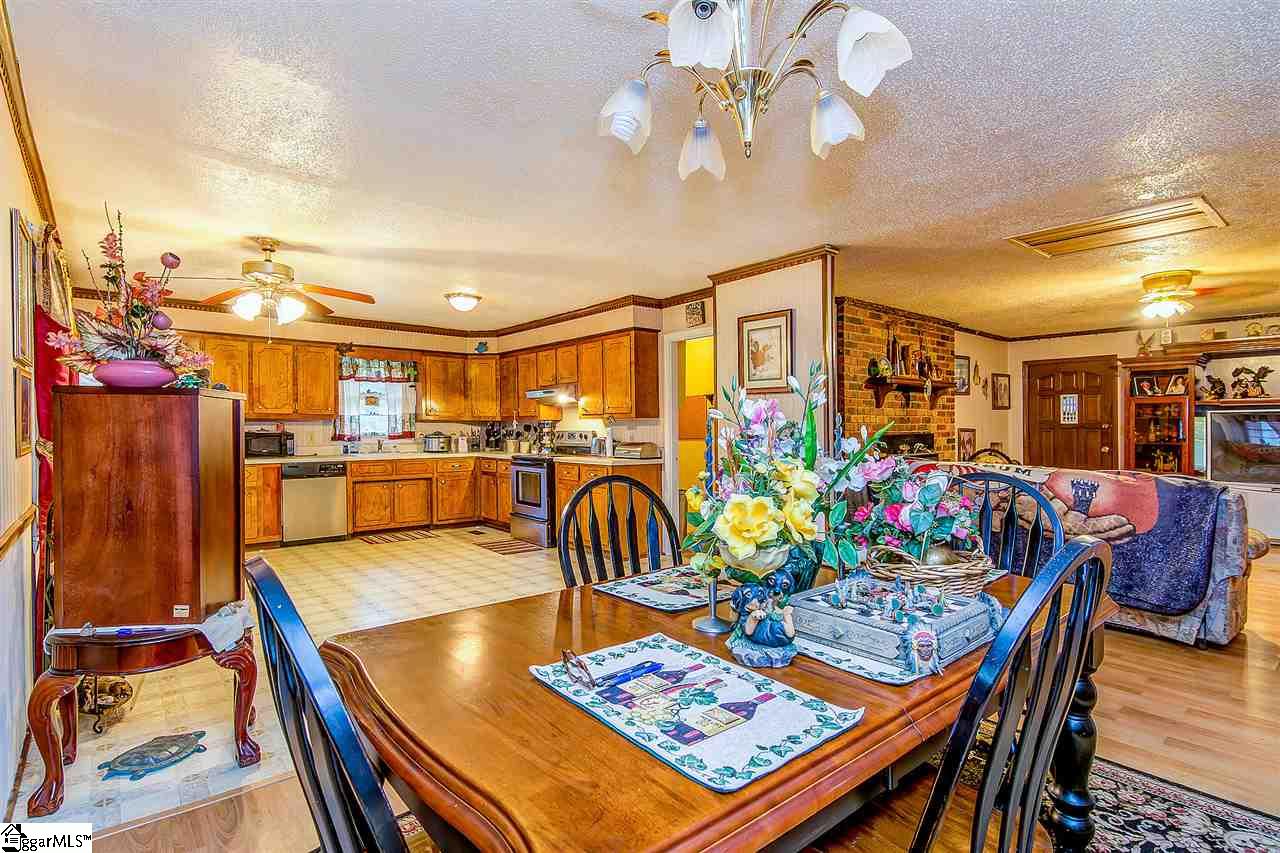 149 Walkers Hill Road Pelzer, SC 29669 - Photo 4 of 36