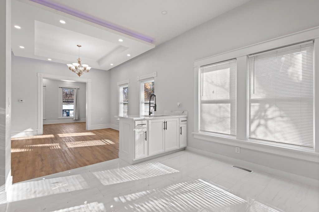 7034 South Wallace Street Chicago, IL 60621 - Photo 4 of 30 Gallery Image 4