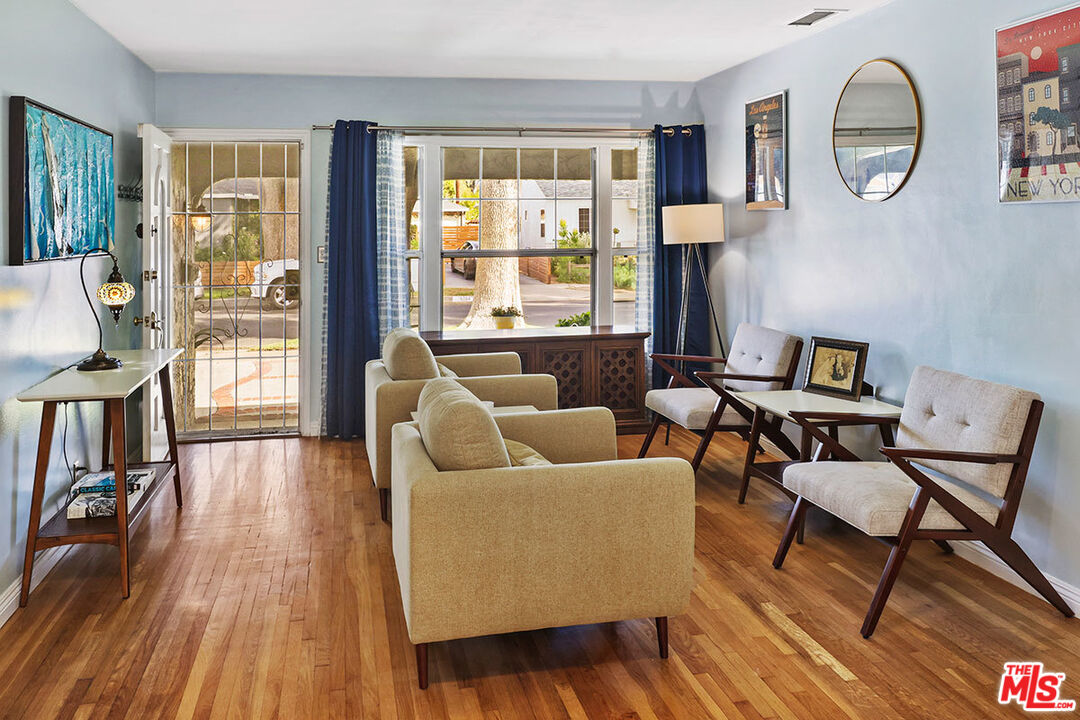 6705 Ruffner Avenue Lake Balboa, CA 91406 - Photo 4 of 27 Gallery Image 4