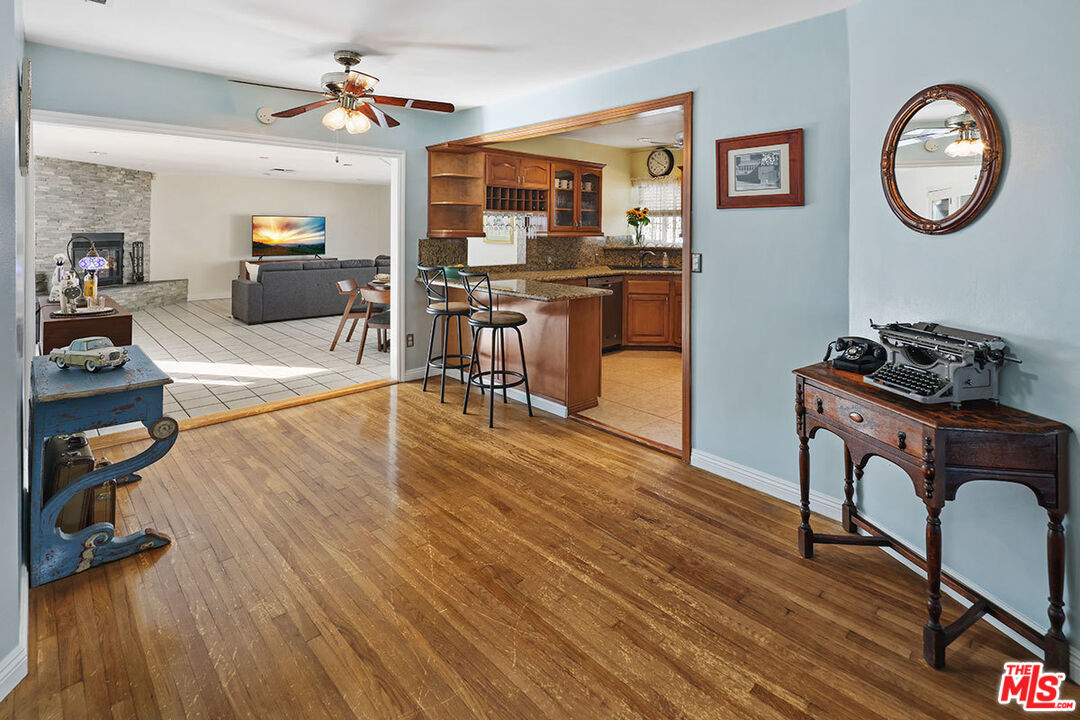 6705 Ruffner Avenue Lake Balboa, CA 91406 - Photo 6 of 27 Gallery Image 6