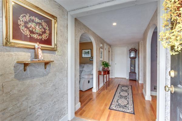 12 Sargent Road Winchester, MA 01890 - Photo 5 of 30