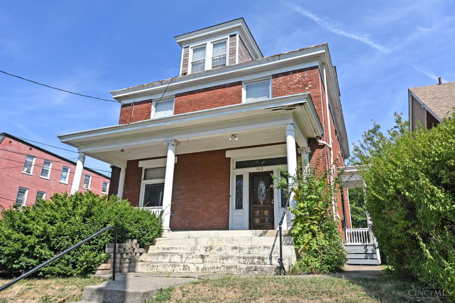 502 Riddle Road Cincinnati, OH 45220 - Photo 2 of 54 Gallery Image 2