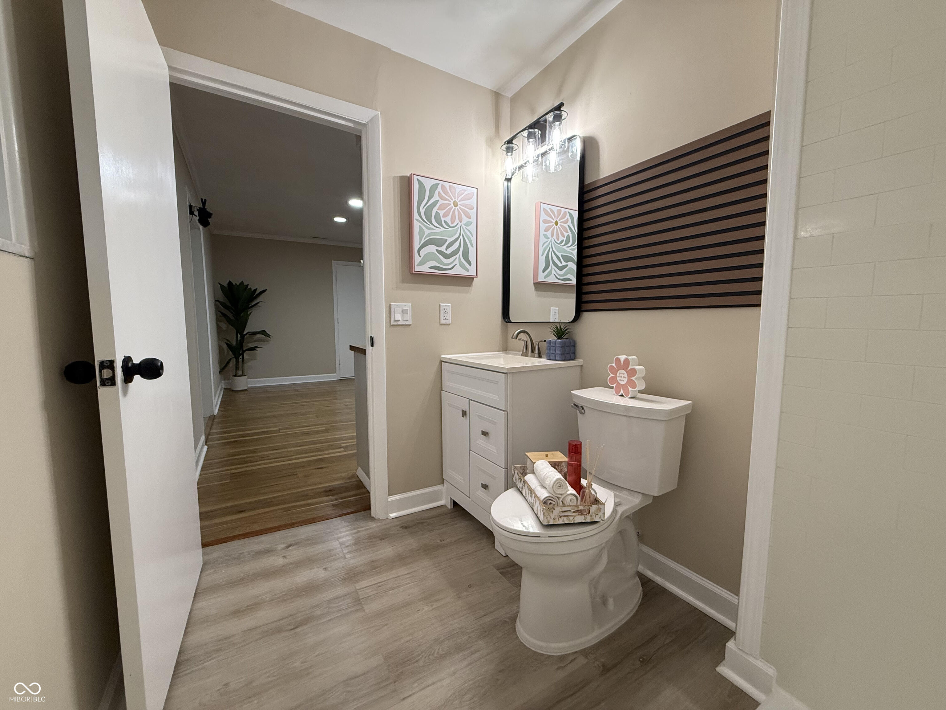 651 Fabyan Road Indianapolis, IN 46217 - Photo 14 of 26
