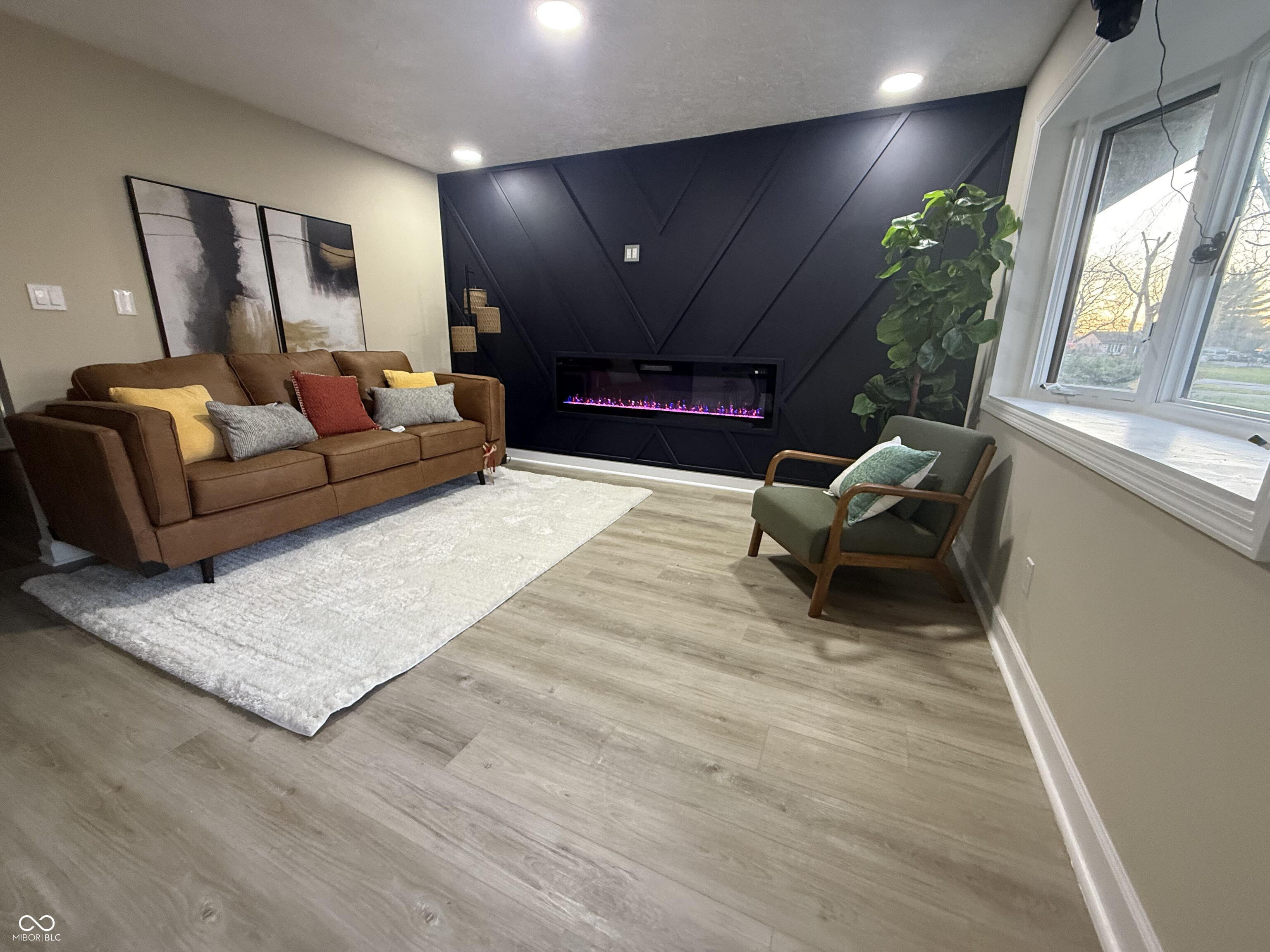 651 Fabyan Road Indianapolis, IN 46217 - Photo 3 of 26