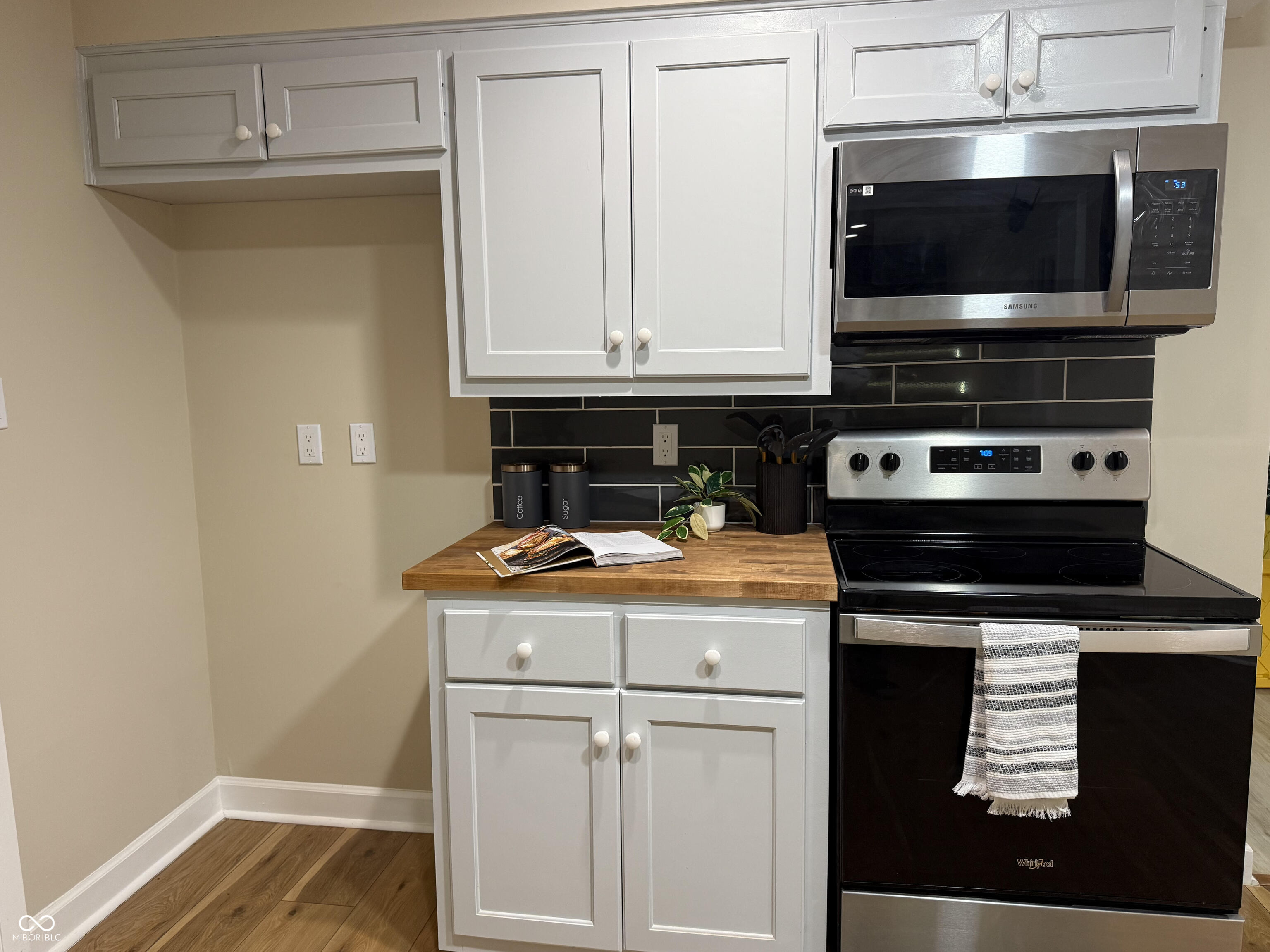 651 Fabyan Road Indianapolis, IN 46217 - Photo 9 of 26