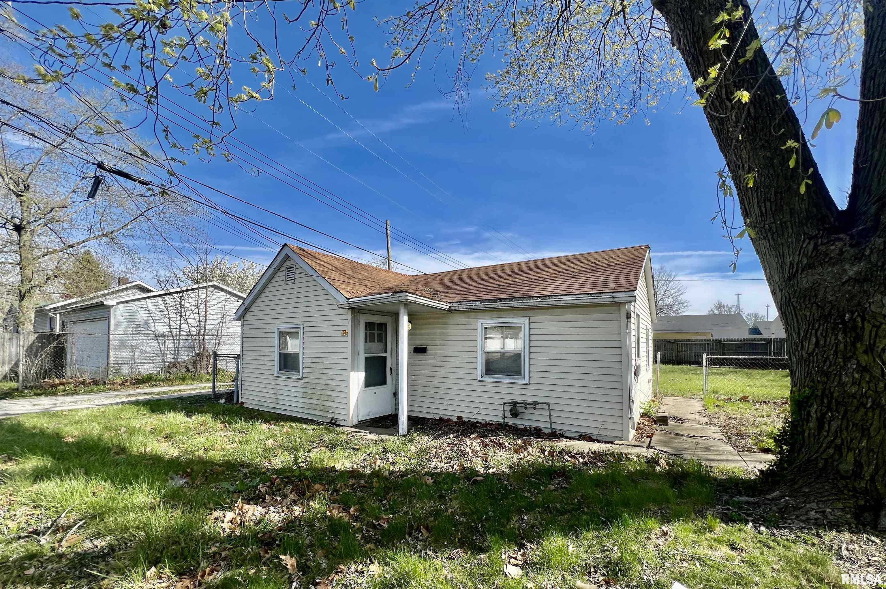 604 Highland Avenue Springfield, IL 62704 - Photo 1 of 8 Gallery Image 1