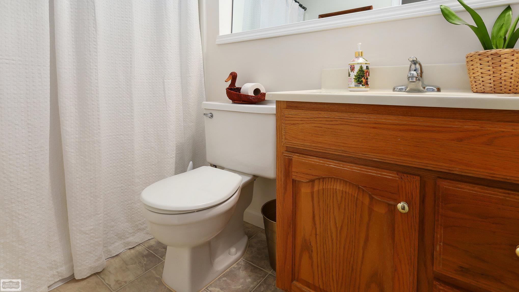 3494 Samuel Avenue Rochester, MI 48309 - Photo 17 of 33 50129482-df19c90d-06cb-44bb-8714-72a32a12aff4.JPG