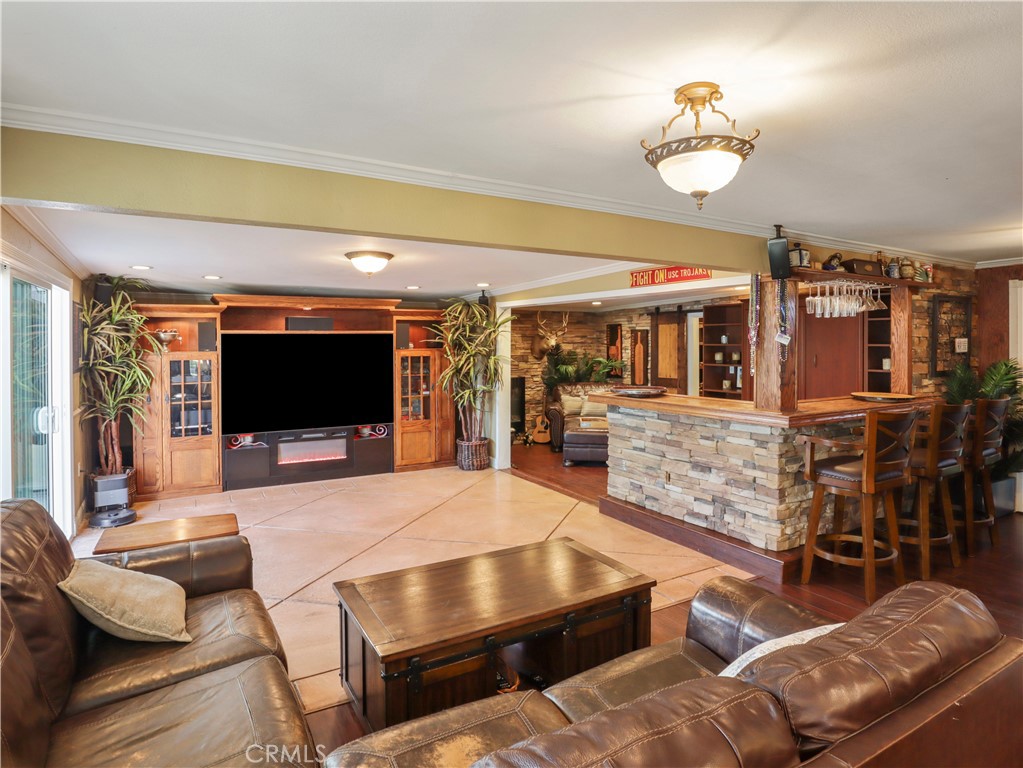 2425 Heather Avenue Long Beach, CA 90815 - Photo 23 of 56 Family Room