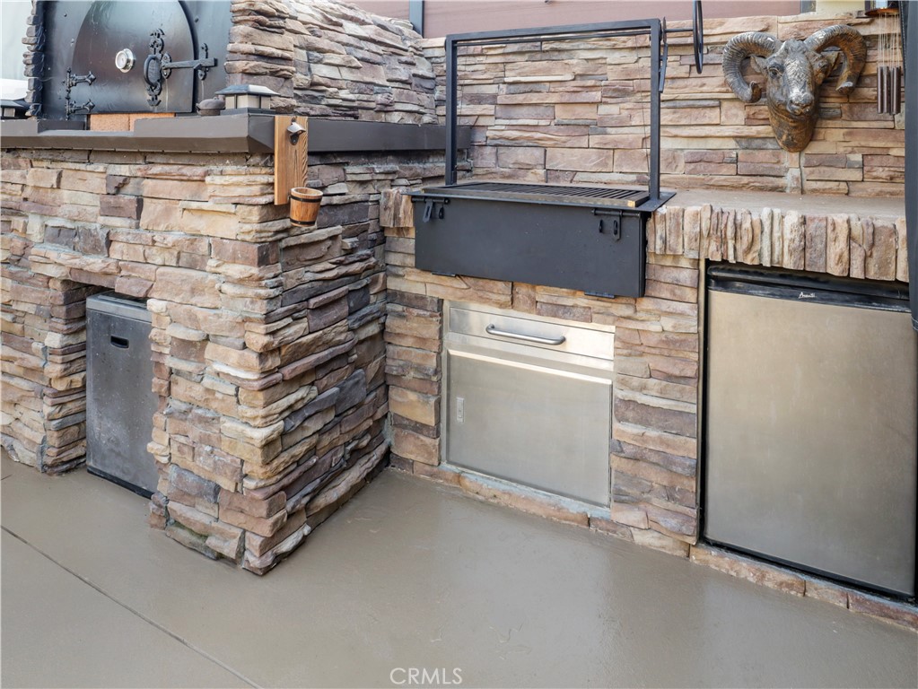 2425 Heather Avenue Long Beach, CA 90815 - Photo 46 of 56 Santa Maria BBQ