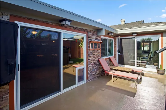 $1,174,999 | 2425 Heather Avenue, Long Beach, CA 90815