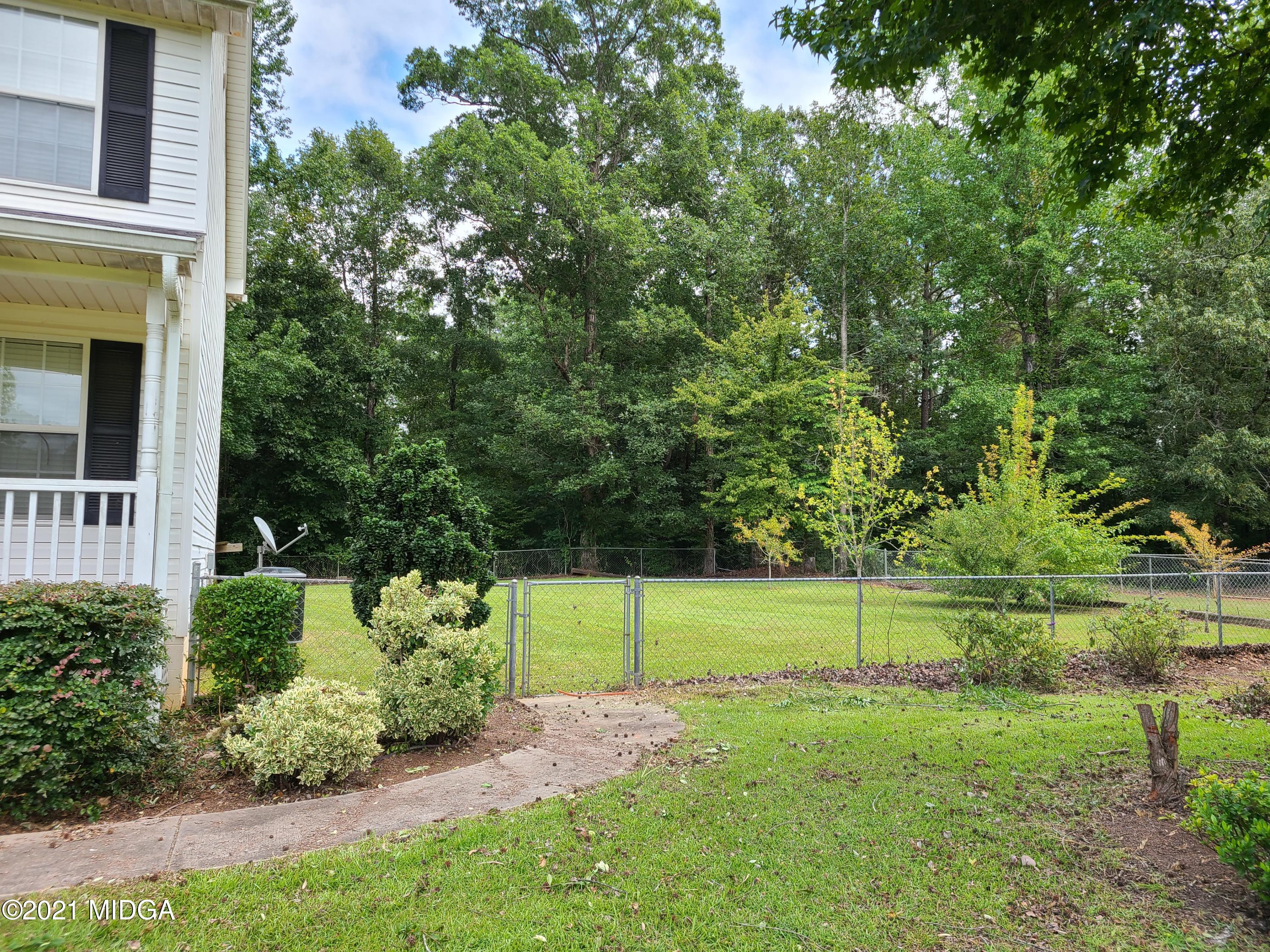 319 Overland Way Gray, GA 31032 - Photo 4 of 29 20210806_145229