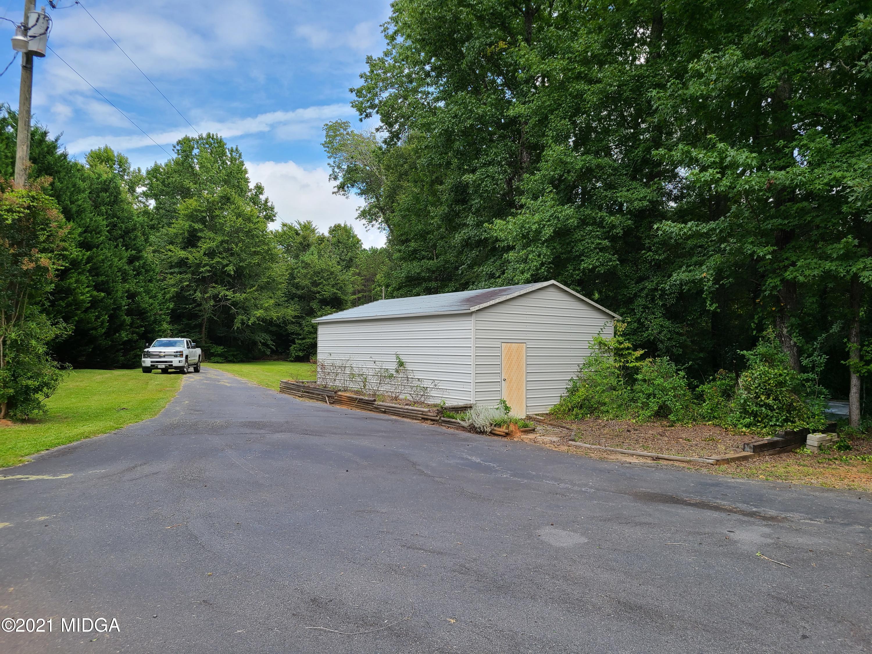 319 Overland Way Gray, GA 31032 - Photo 8 of 29 20210806_145405