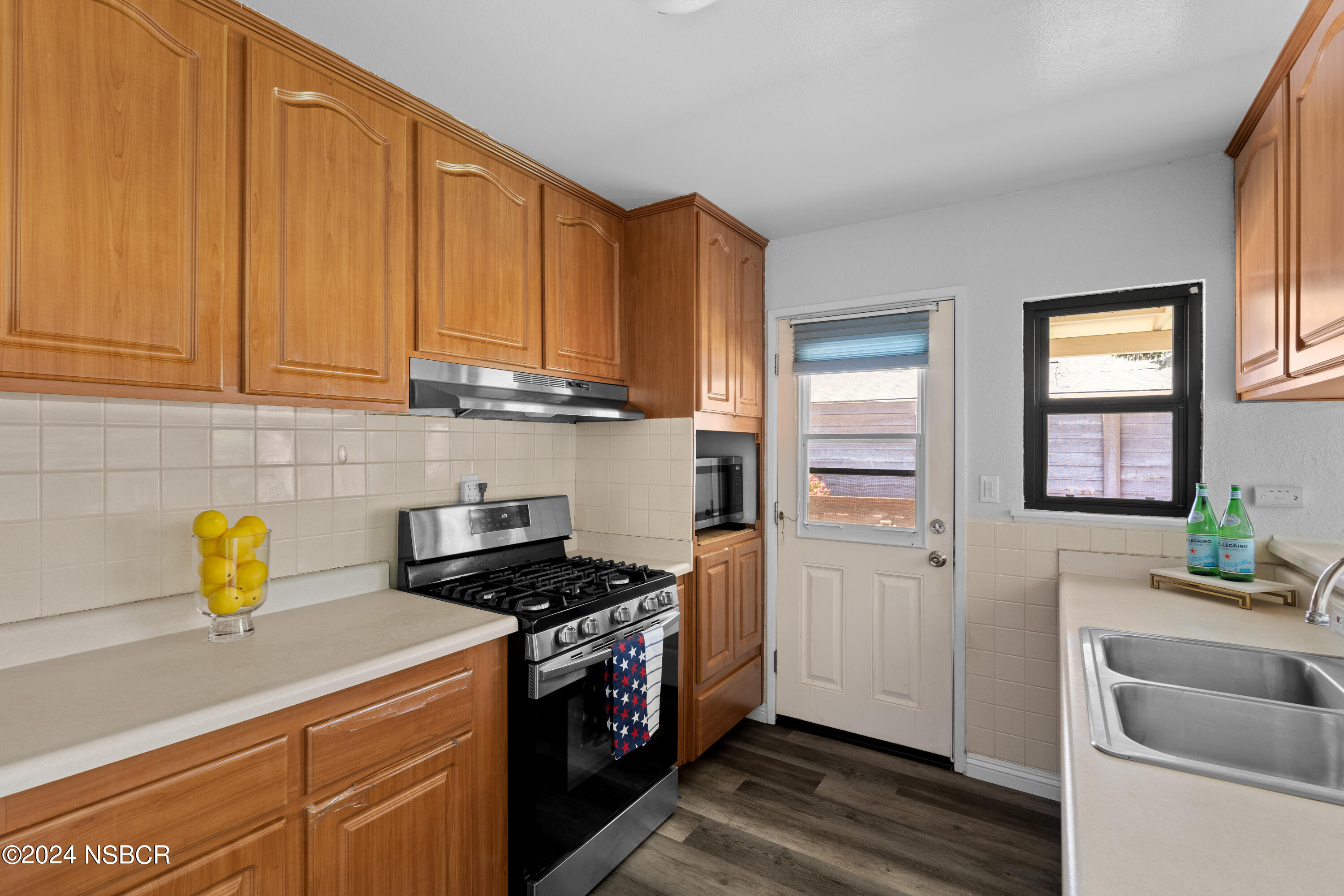 401 Mars Avenue Lompoc, CA 93436 - Photo 12 of 38 11_401 mars ave-11