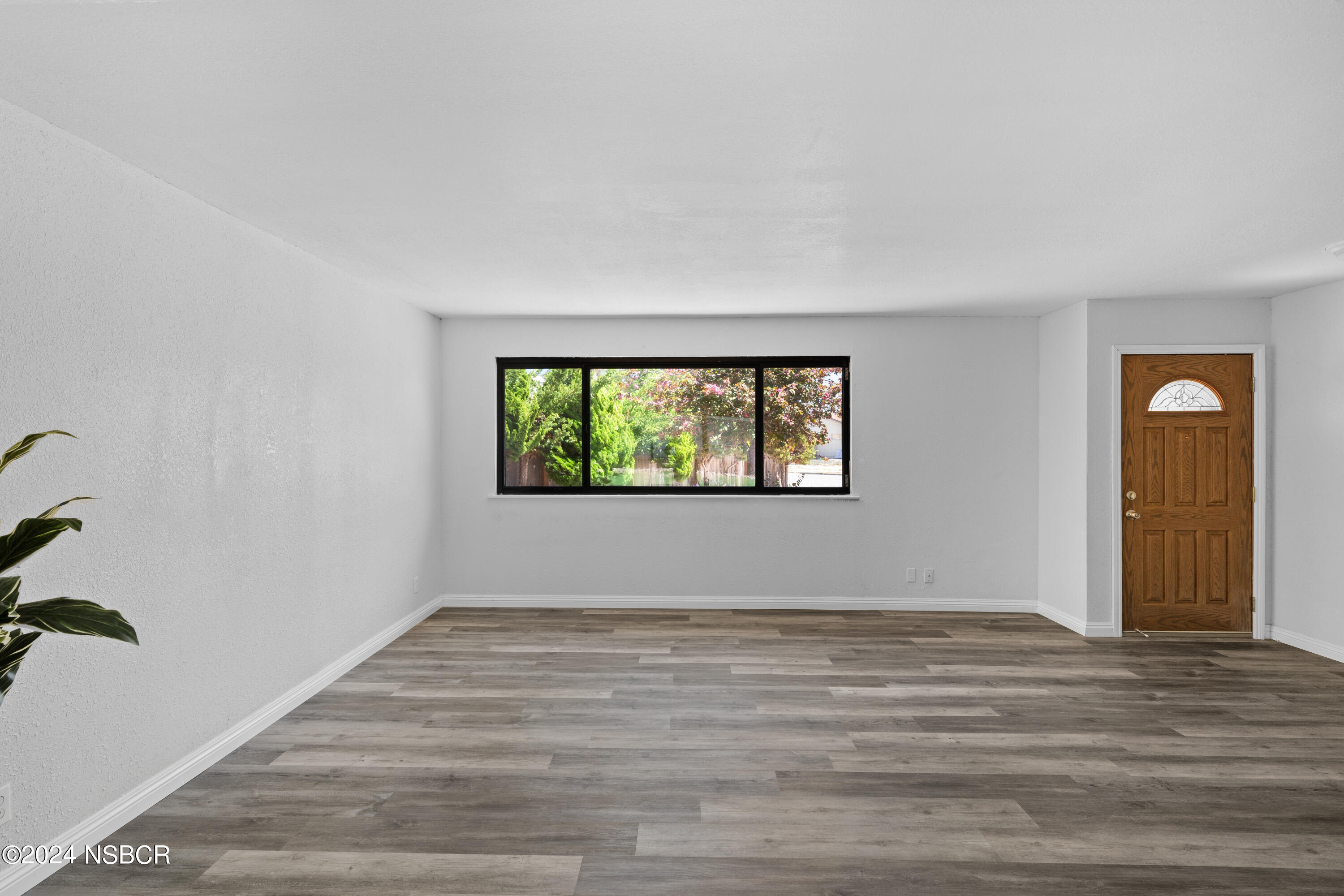 401 Mars Avenue Lompoc, CA 93436 - Photo 7 of 38 6_401 mars ave-6