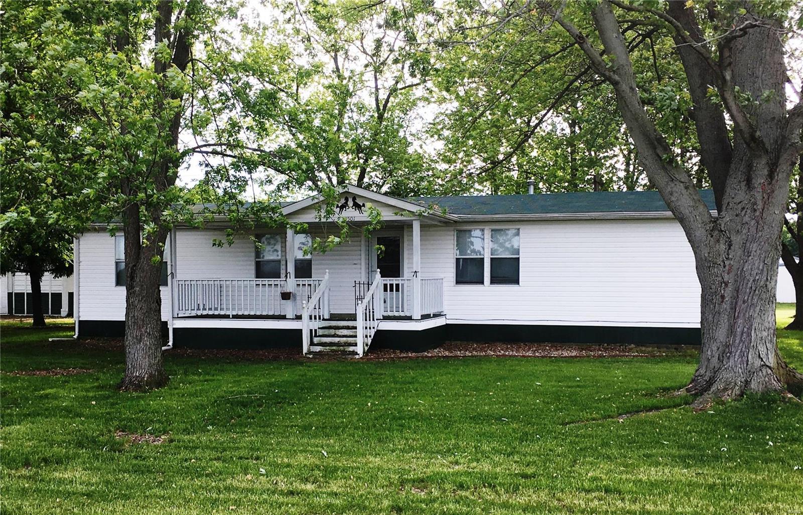 1501 Prairie Road Greenville, IL 62246 - Photo 1 of 33