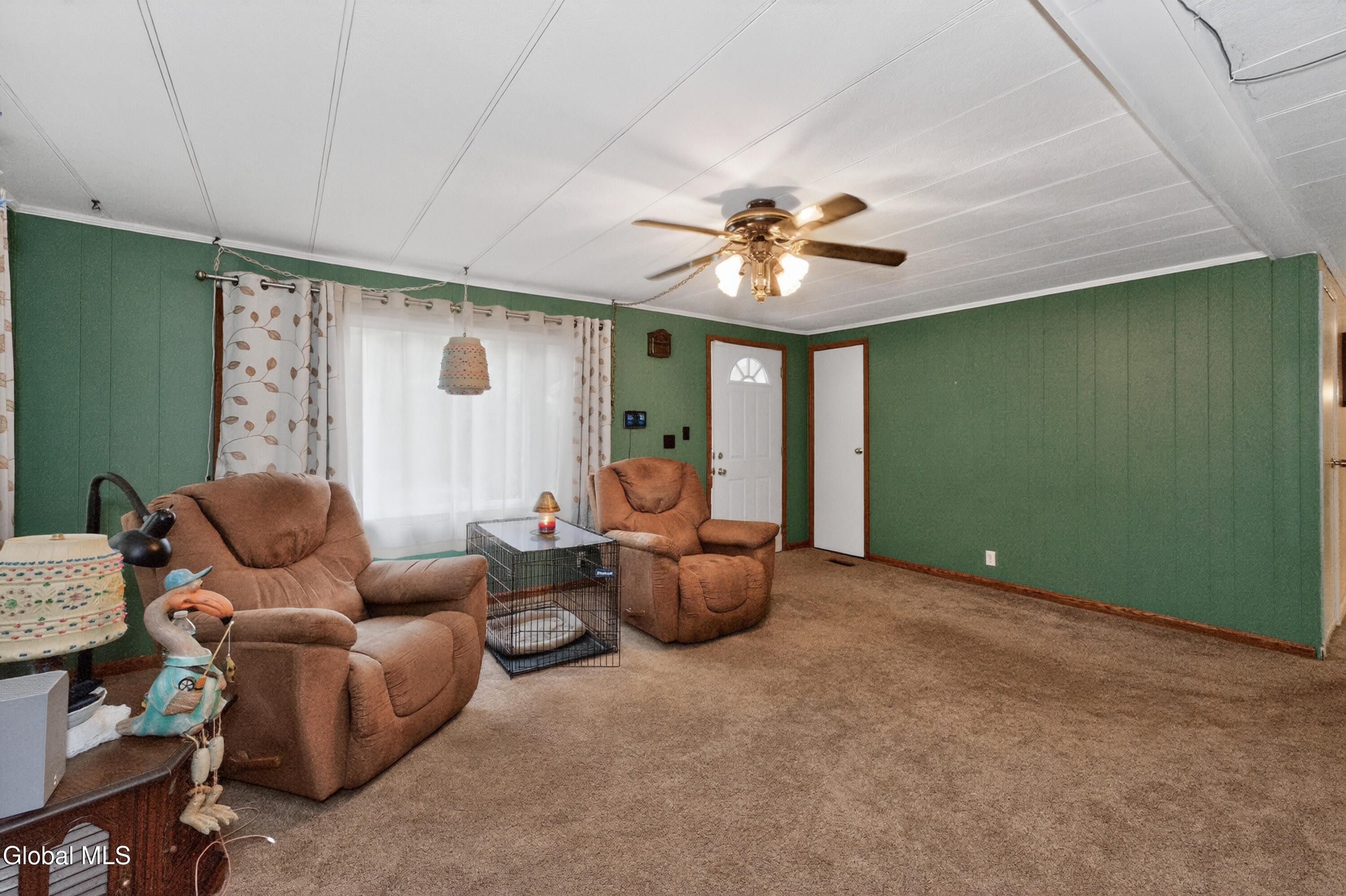 733 Pine Woods Road Melrose, NY 12121 - Photo 13 of 56 1 Greatroom 4