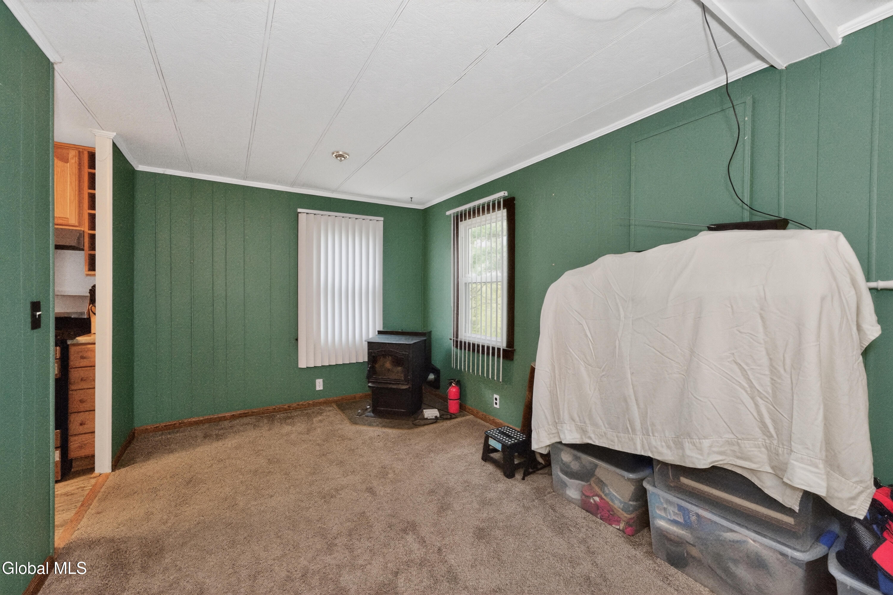 733 Pine Woods Road Melrose, NY 12121 - Photo 14 of 56 1 Greatroom 5