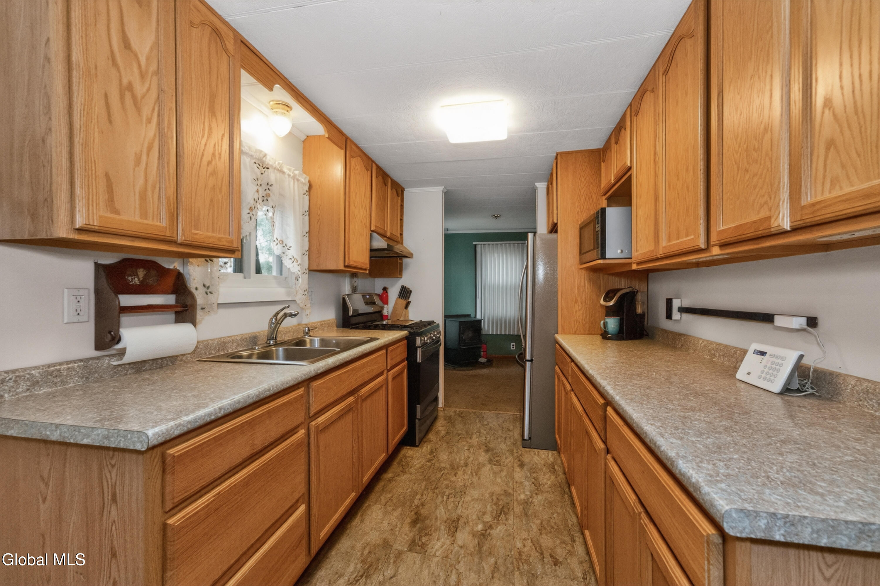 733 Pine Woods Road Melrose, NY 12121 - Photo 18 of 56 2 Kitchen 3