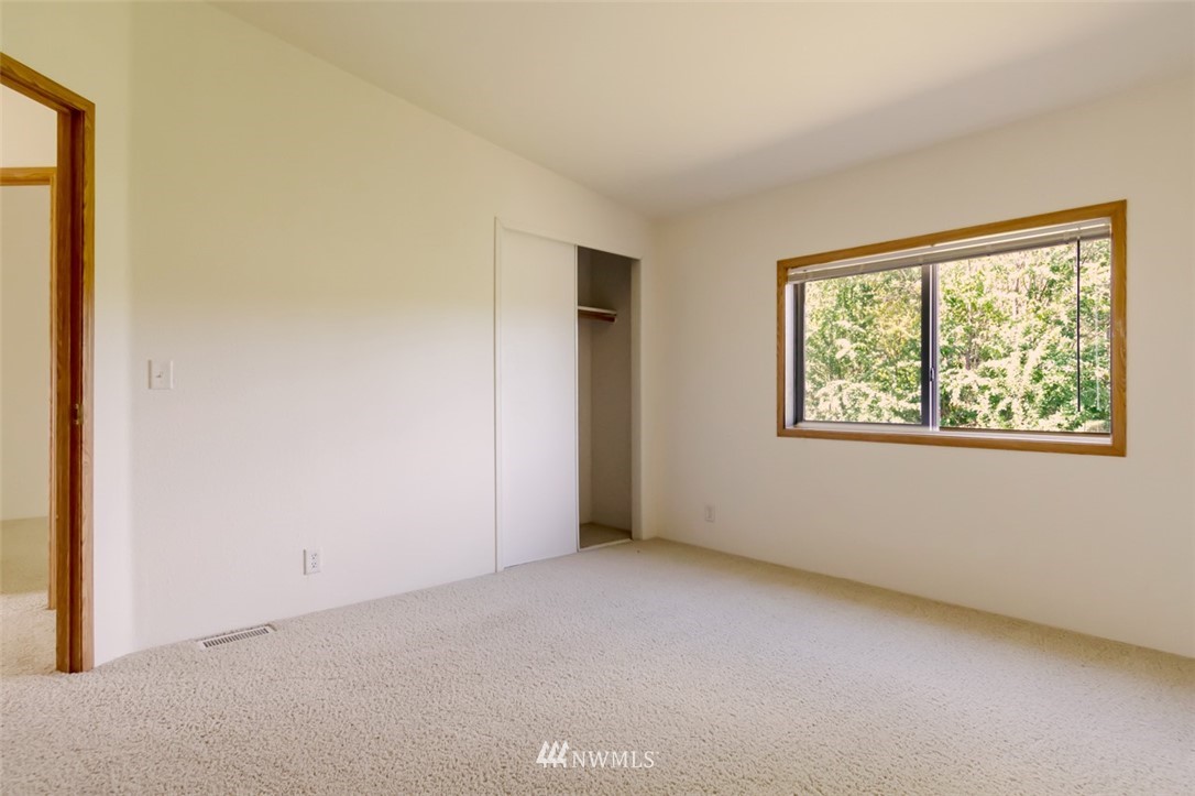 322 O Brien Road Port Angeles, WA 98362 - Photo 21 of 37 an empty room with windows