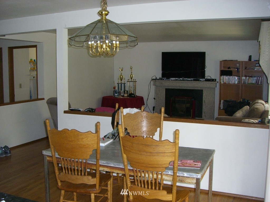 18901 132nd Place Southeast Renton, WA 98058 - Photo 6 of 9 Gallery Image 6