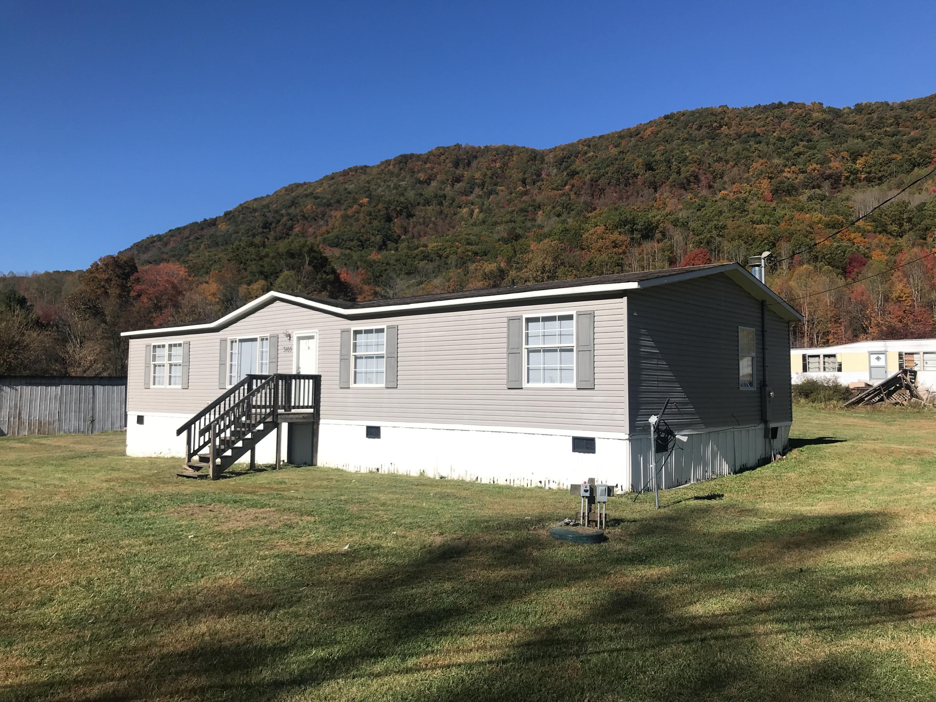 3105 Roundstone Road Big Stone Gap, VA 24219 - Photo 2 of 24 002