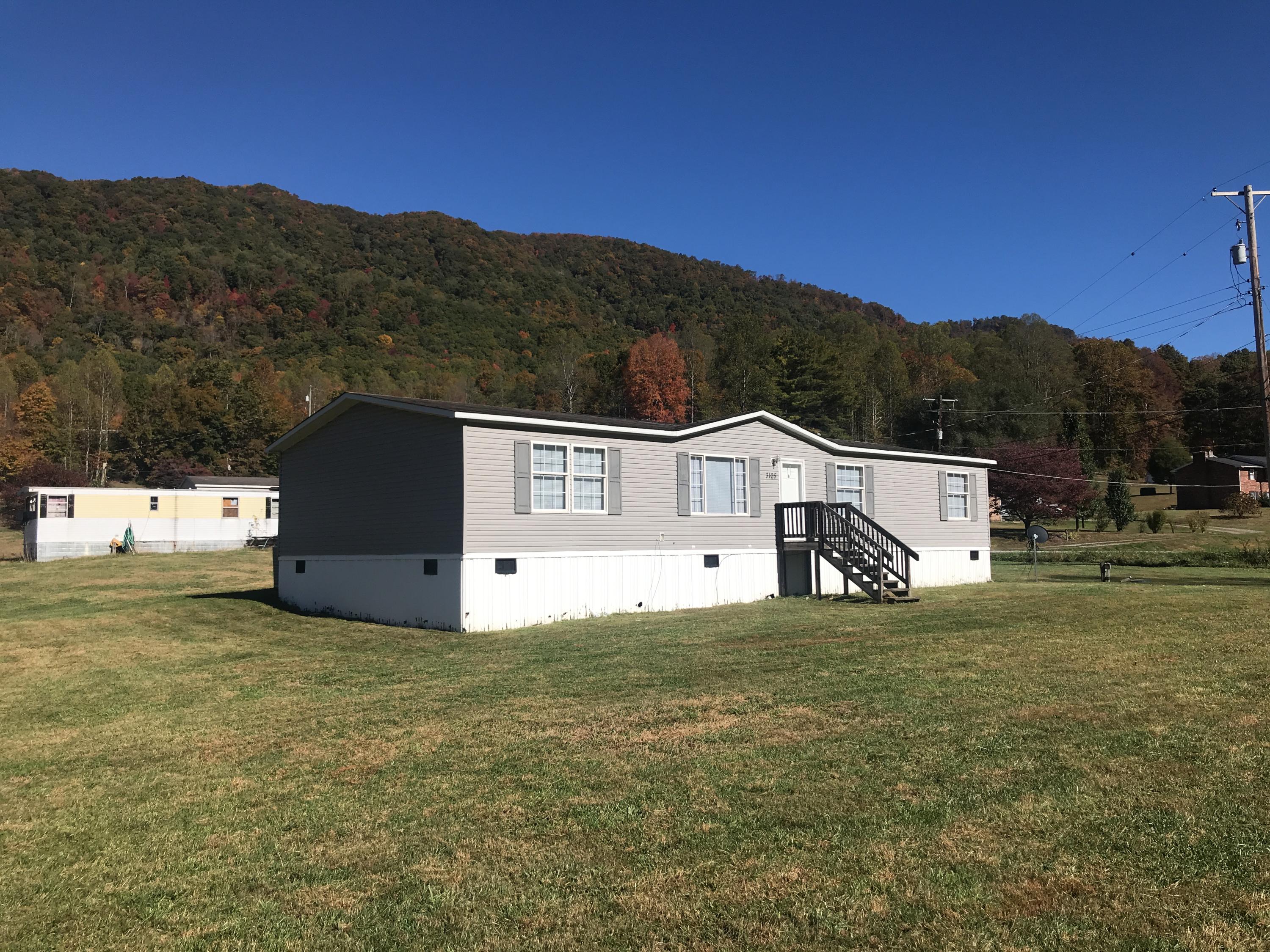 3105 Roundstone Road Big Stone Gap, VA 24219 - Photo 3 of 24 004