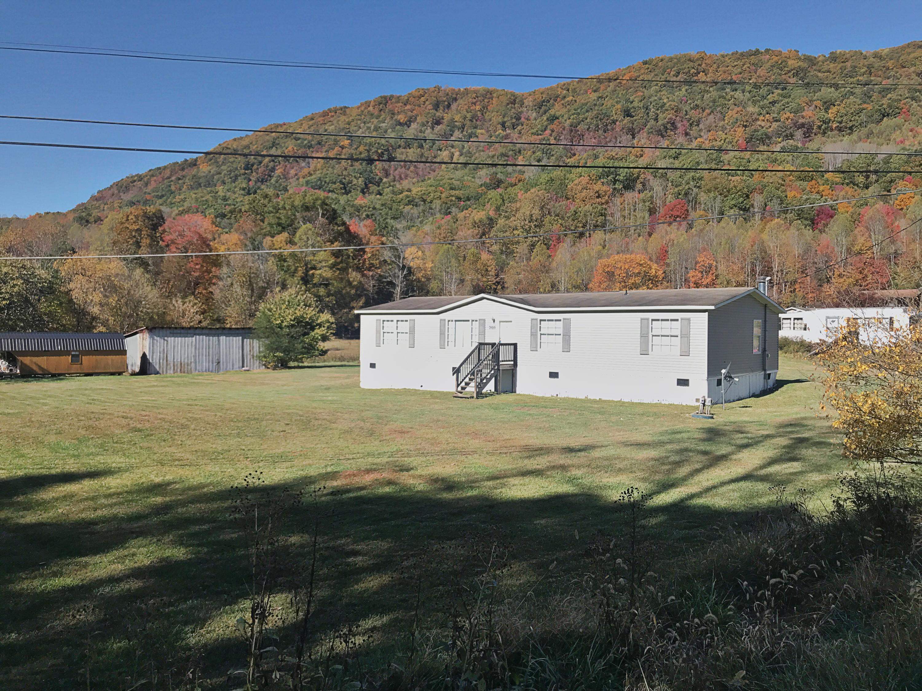 3105 Roundstone Road Big Stone Gap, VA 24219 - Photo 4 of 24 024