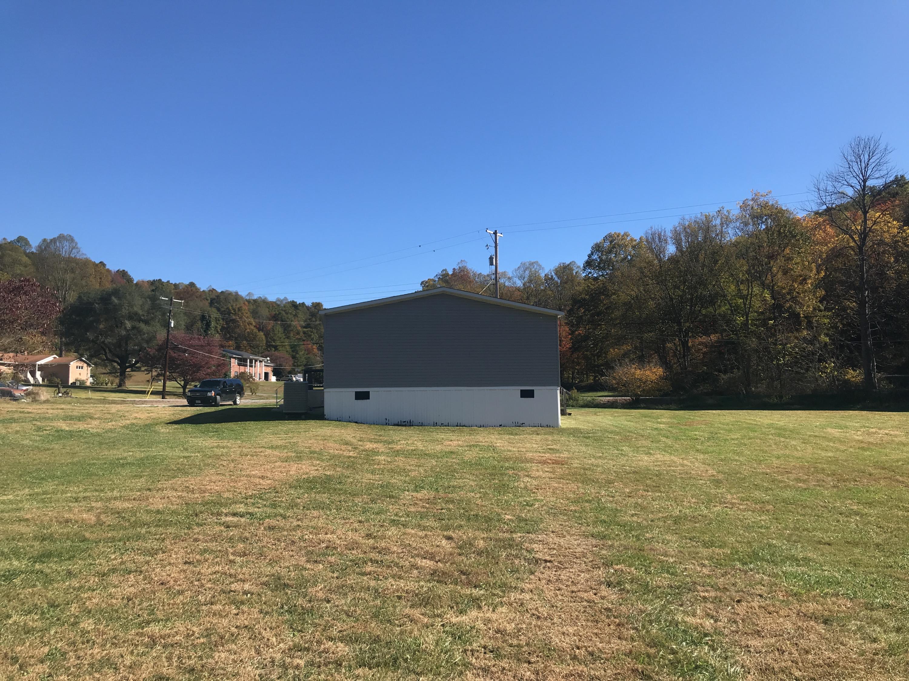 3105 Roundstone Road Big Stone Gap, VA 24219 - Photo 8 of 24 005