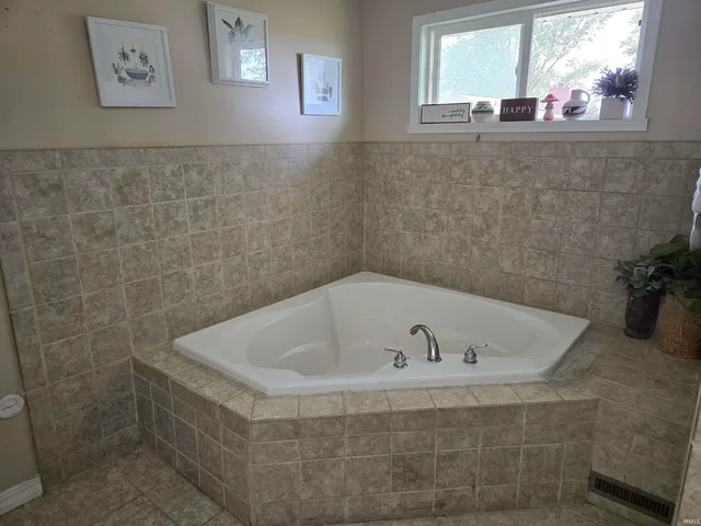 $389,900 | 5638 East 400 North, Monticello, IN 47960