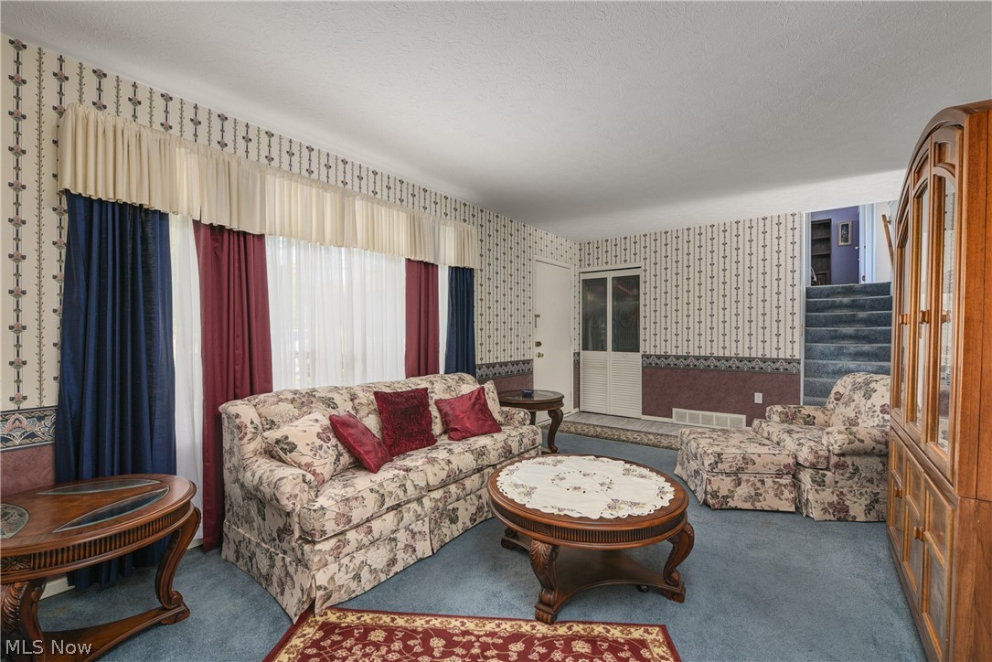 7709 State Road Cleveland, OH 44134 - Photo 4 of 33